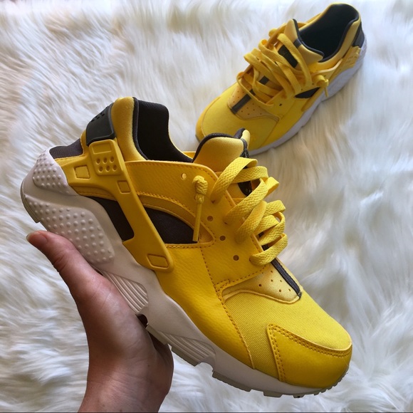 huarache lace up